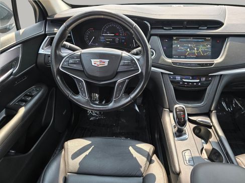 Used 2019 Cadillac XT5 Luxury image 3