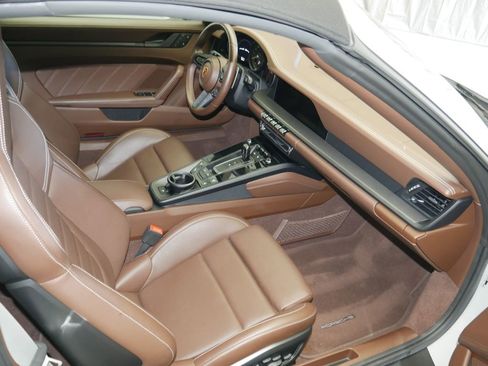 Certified 2024 Porsche 911 Targa 4 GTS AWD/4WD image 20