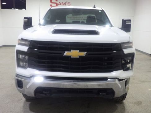 Used 2024 Chevrolet Silverado 2500 W/T w/ WT Convenience Package image 6