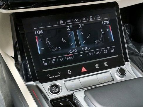Used 2021 Audi e-tron Prestige w/ Prestige Package image 17