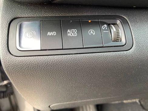 Used 2026 Chevrolet Equinox LT AWD/4WD image 17