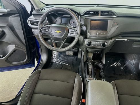 Used 2023 Chevrolet TrailBlazer LT FWD image 17