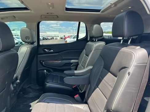 Used 2021 GMC Acadia Denali w/ Denali Ultimate Package AWD/4WD image 18