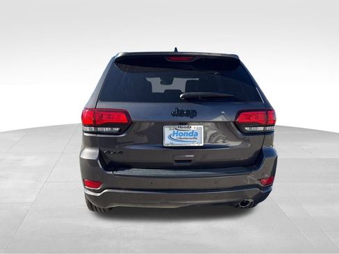 Used 2021 Jeep Grand Cherokee Laredo X image 7