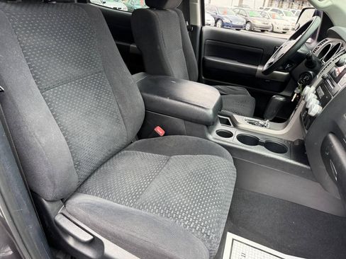 Used 2011 Toyota Tundra 4x4 CrewMax w/ SR5 Pkg image 27