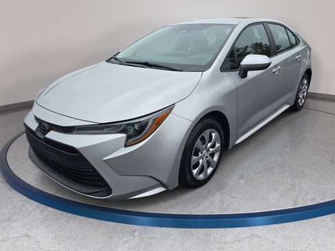 Used 2024 Toyota Corolla LE FWD image 1