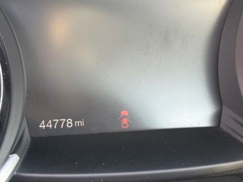 Used 2019 Alfa Romeo Giulia Ti image 5