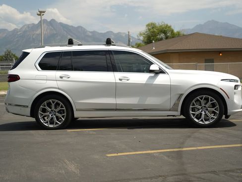 Used 2023 BMW X7 xDrive40i w/ Premium Package AWD/4WD image 6