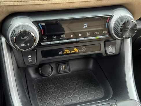 Used 2025 Toyota RAV4 XLE Premium image 19