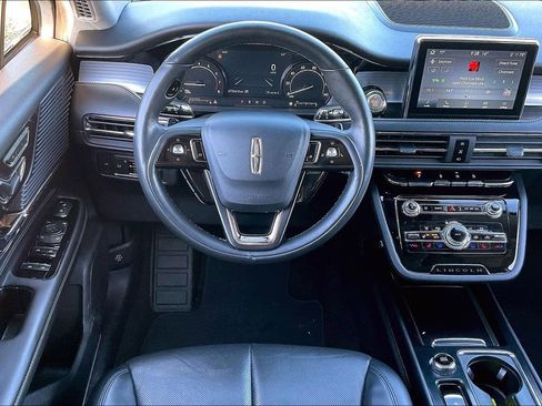 Used 2022 Lincoln Corsair AWD w/ Premium Package image 4