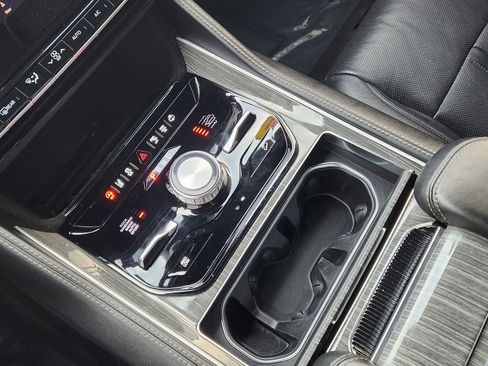 Used 2022 Jeep Wagoneer Series III w/ Premium Group I image 26