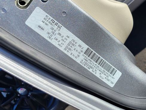 Used 2019 Dodge Grand Caravan SXT image 32