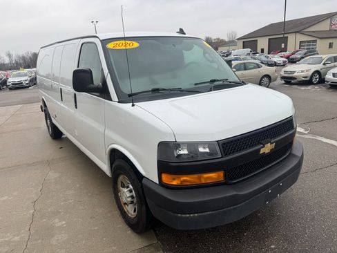 Used 2020 Chevrolet Express 2500 Extended image 3
