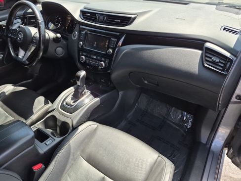 Used 2022 Nissan Rogue Sport SL FWD image 34