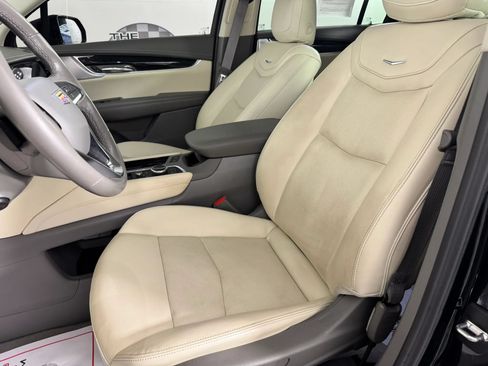 Used 2024 Cadillac XT6 Premium Luxury w/ Technology Package AWD/4WD image 34