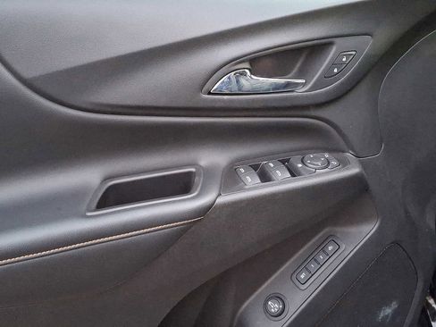 Used 2018 Chevrolet Equinox Premier image 13