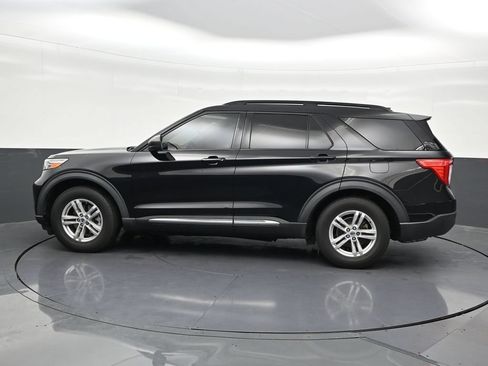Used 2021 Ford Explorer XLT w/ Equipment Group 202A RWD image 2