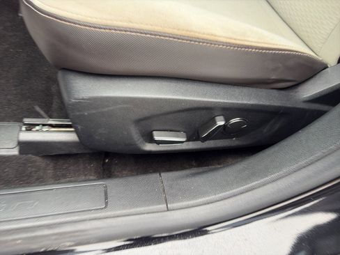 Used 2019 Ford Fusion SE w/ Equipment Group 151A image 18