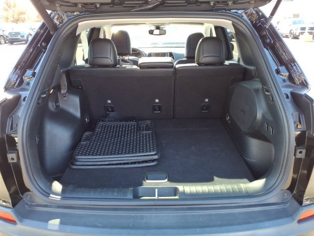 Used 2022 Jeep Cherokee Trailhawk w/ Sun, Sound & Nav Group AWD/4WD image 15