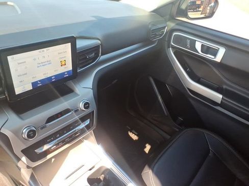 Used 2020 Ford Explorer XLT w/ Equipment Group 202A image 24