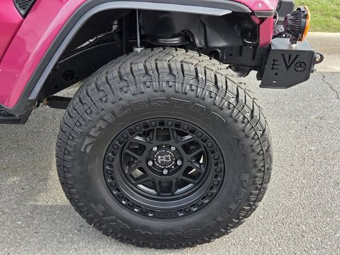 Used 2021 Jeep Wrangler Unlimited Rubicon w/ Xtreme Recon 35" Tire Package AWD/4WD image 4