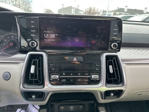 Certified 2022 Kia Sorento S image 9