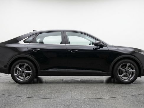 Used 2025 Kia K4 FWD image 11