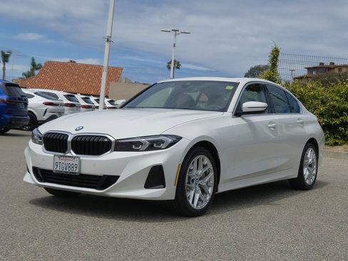 Used 2025 BMW 330i Sedan w/ Convenience Package RWD image 2