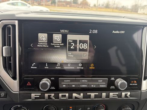 Used 2025 Nissan Frontier SV image 25