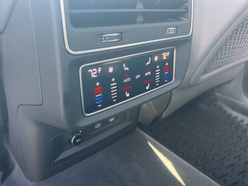Used 2024 Audi SQ8 Prestige AWD/4WD image 30