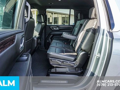 Used 2024 Chevrolet Suburban LT RWD image 21