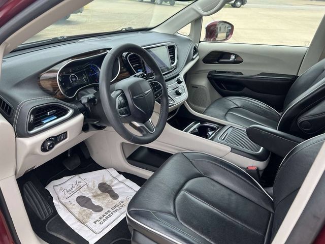 Used 2022 Chrysler Pacifica Limited FWD image 9