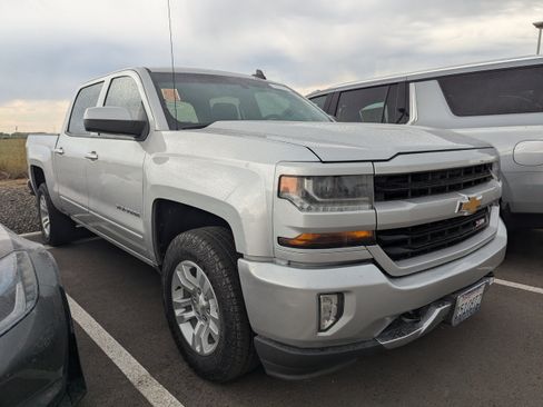 Used 2018 Chevrolet Silverado 1500 LT w/ All Star Edition AWD/4WD image 3