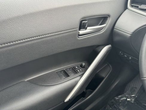 Certified 2025 Toyota Corolla Cross AWD Hybrid w/ Convenience Package image 31