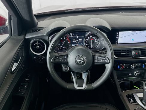 Used 2023 Alfa Romeo Stelvio Ti image 18