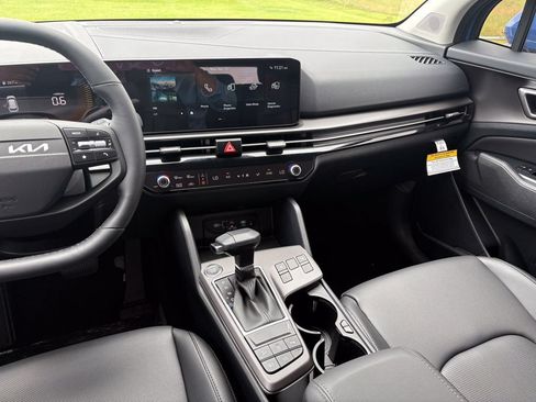 New 2026 Kia Sportage EX FWD image 17