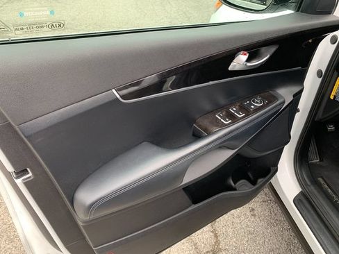 Used 2017 Kia Sorento AWD w/ LX Convenience Package image 21
