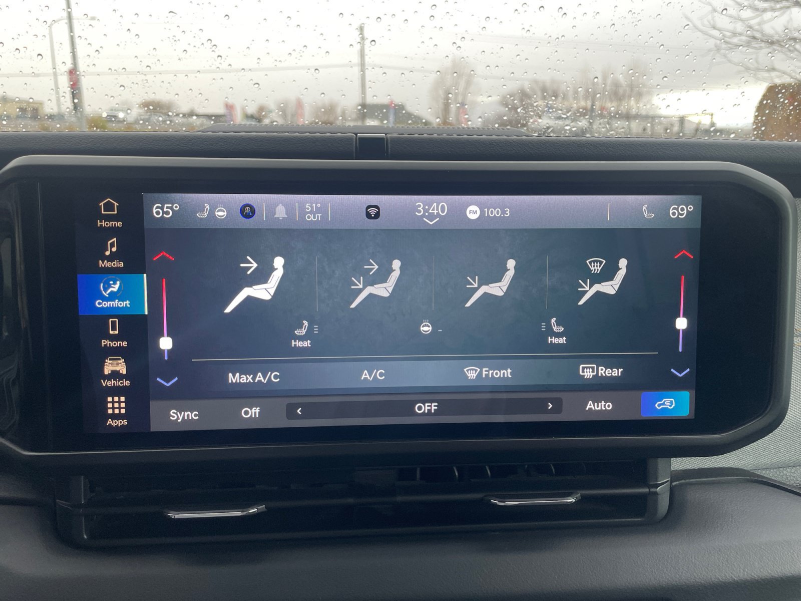 Used 2024 Jeep Wrangler Unlimited Sahara AWD/4WD image 25