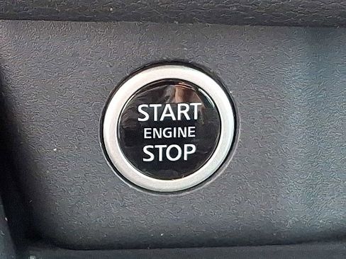 Used 2023 Nissan Rogue S image 25