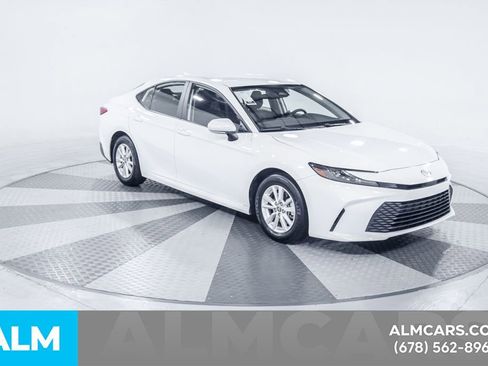 Used 2025 Toyota Camry LE image 14