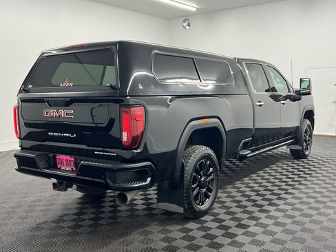 Used 2022 GMC Sierra 2500 Denali w/ Denali Black Diamond Edition AWD/4WD image 8