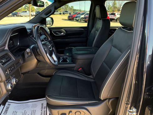 Used 2023 GMC Yukon SLT image 11