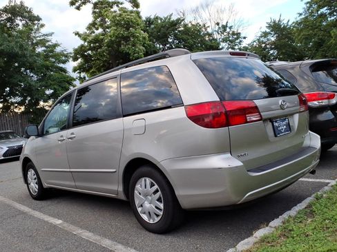 Used 2004 Toyota Sienna CE FWD image 16
