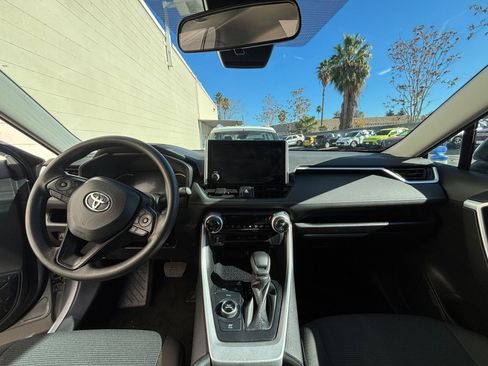 Used 2025 Toyota RAV4 LE image 33