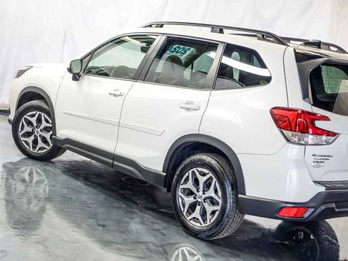 Used 2024 Subaru Forester Premium AWD/4WD image 11