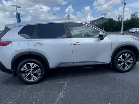 Used 2022 Nissan Rogue SV w/ SV Premium Package FWD image 9