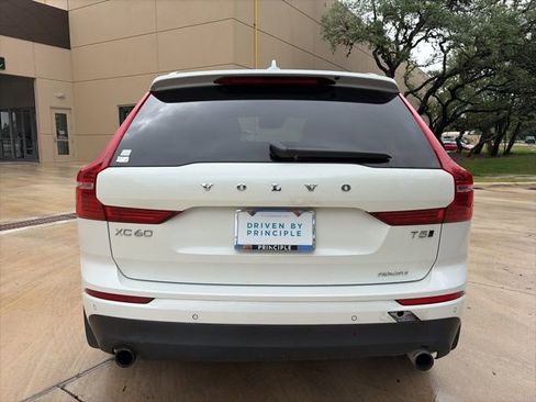Used 2018 Volvo XC60 T5 Momentum w/ Convenience Package AWD/4WD image 3