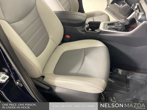 Used 2019 Toyota RAV4 Limited FWD image 28