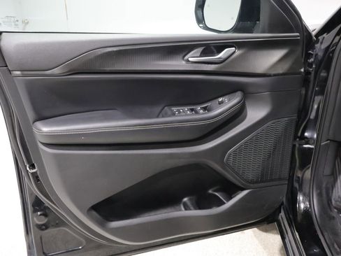 Used 2023 Jeep Grand Cherokee L Laredo image 13