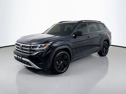 Used 2023 Volkswagen Atlas SE w/ Black Wheel Package